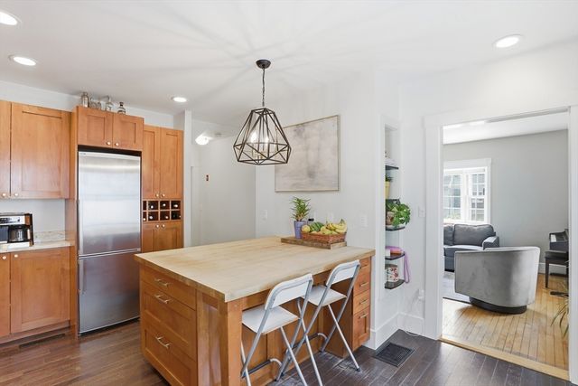 80 Concord St, Maynard, MA 01754