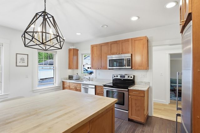 80 Concord St, Maynard, MA 01754