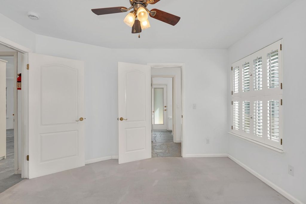 Image 19 of property listing at 9484 N Woodmont Drive, Fresno, CA 93720