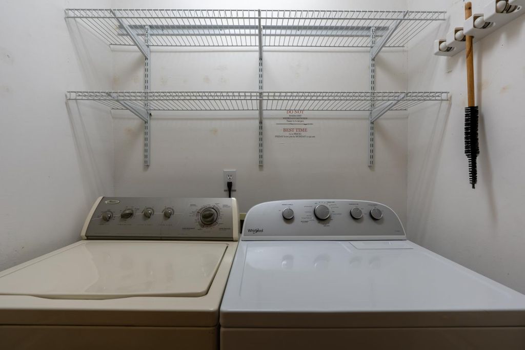 Image 24 of property listing at 9484 N Woodmont Drive, Fresno, CA 93720