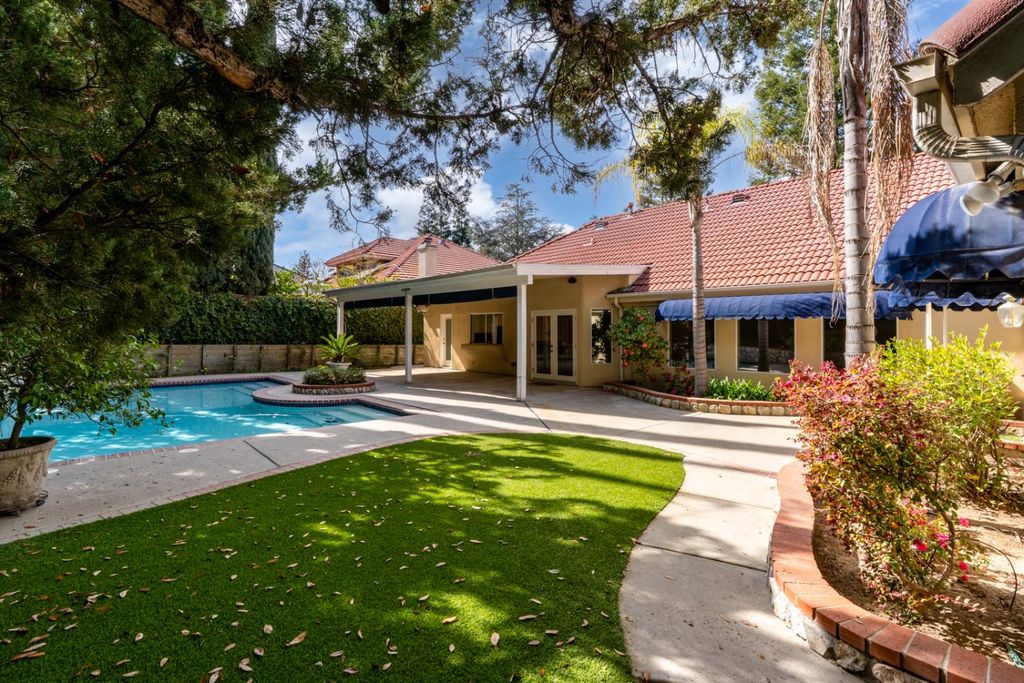 Image 37 of property listing at 9484 N Woodmont Drive, Fresno, CA 93720