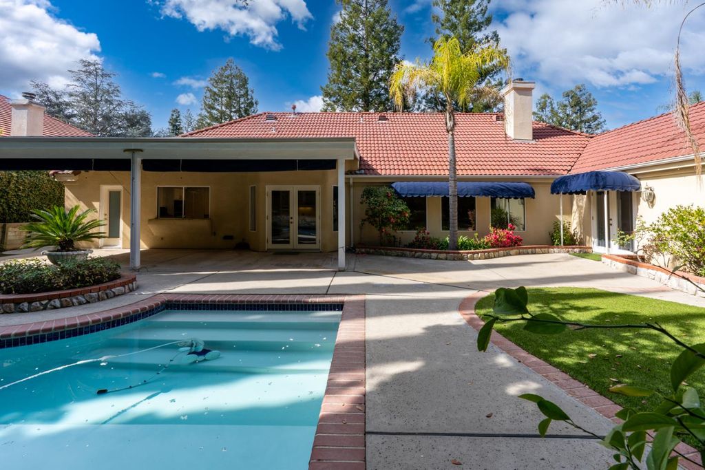 Image 38 of property listing at 9484 N Woodmont Drive, Fresno, CA 93720