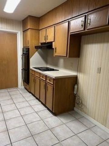 5005 Oak Lane, Texas City, TX 77591