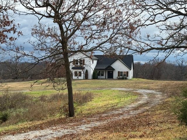 18783 Old Springtown Road, Gentry, AR 72734