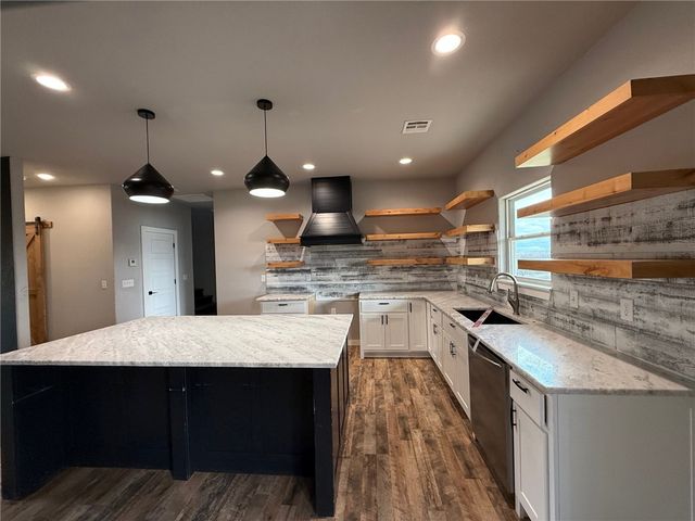 18783 Old Springtown Road, Gentry, AR 72734