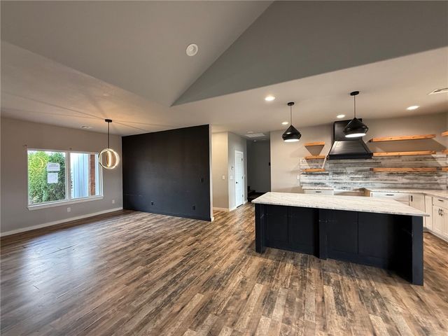 18783 Old Springtown Road, Gentry, AR 72734