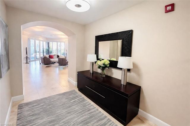 2547 Marquesa Royale LN 3-201, Naples, FL 34109