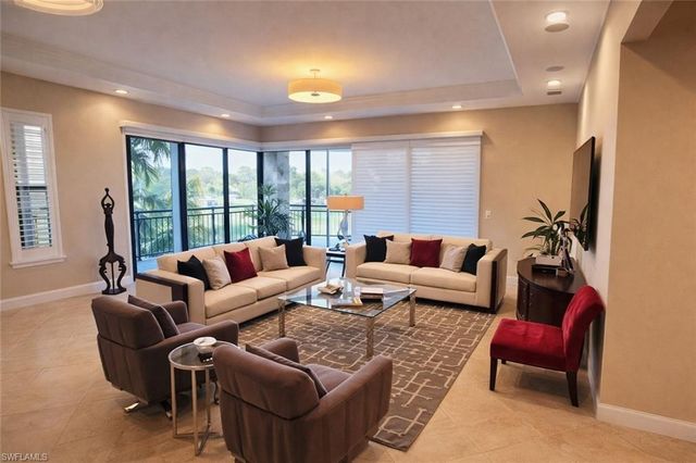 2547 Marquesa Royale LN 3-201, Naples, FL 34109