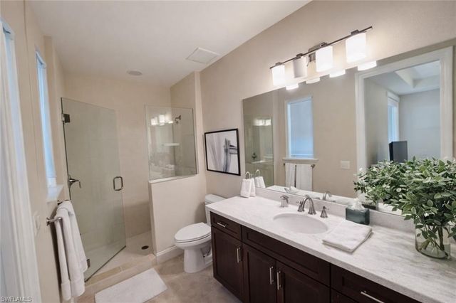 2547 Marquesa Royale LN 3-201, Naples, FL 34109