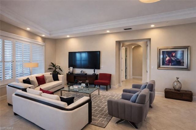 2547 Marquesa Royale LN 3-201, Naples, FL 34109