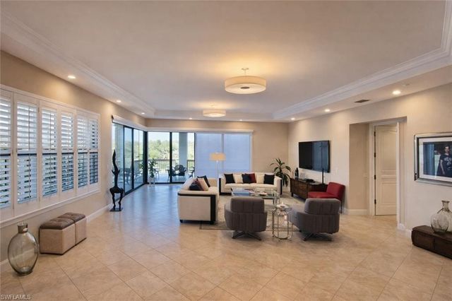 2547 Marquesa Royale LN 3-201, Naples, FL 34109
