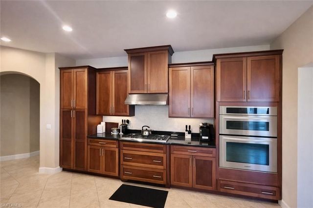 2547 Marquesa Royale LN 3-201, Naples, FL 34109
