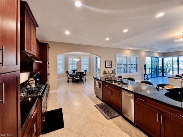 2547 Marquesa Royale LN 3-201, Naples, FL 34109