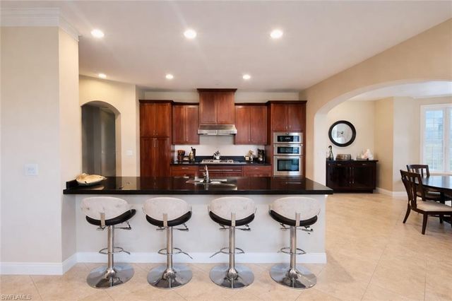 2547 Marquesa Royale LN 3-201, Naples, FL 34109
