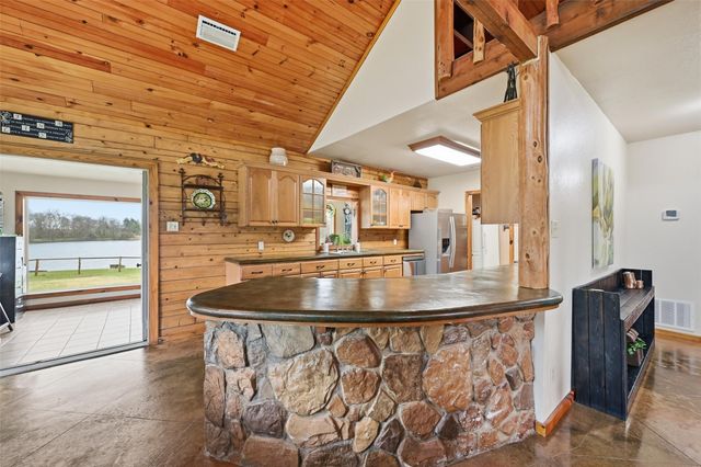 17311 E Us-82, Honey Grove, TX 75446