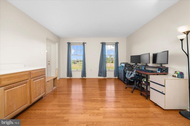 735 E TOWNSHIP LINE RD, Blue Bell, PA 19422