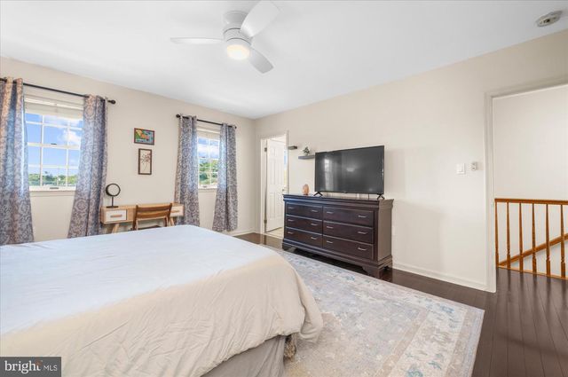 735 E TOWNSHIP LINE RD, Blue Bell, PA 19422