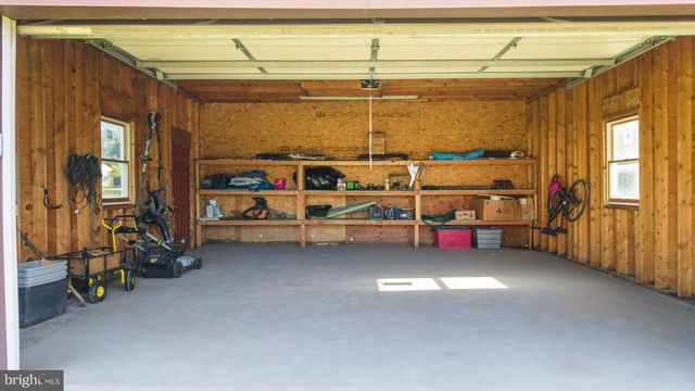 735 E TOWNSHIP LINE RD, Blue Bell, PA 19422
