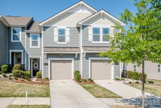 18036 Pear Hawthorne Drive, Huntersville, NC 28078