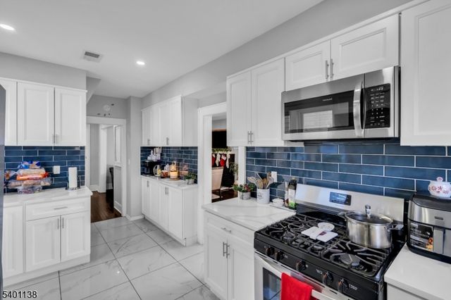 320 Pine St, Roselle Boro, NJ 07203