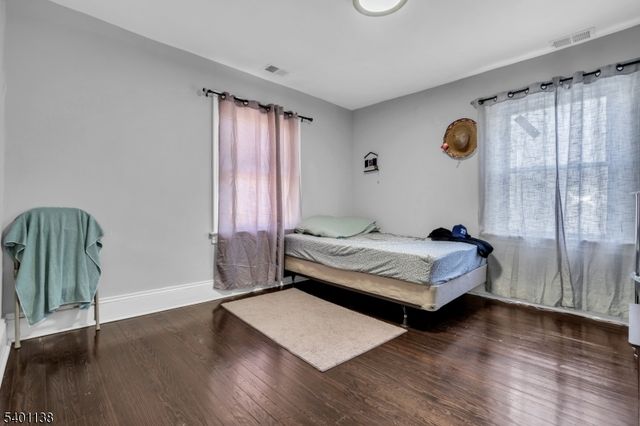 320 Pine St, Roselle Boro, NJ 07203