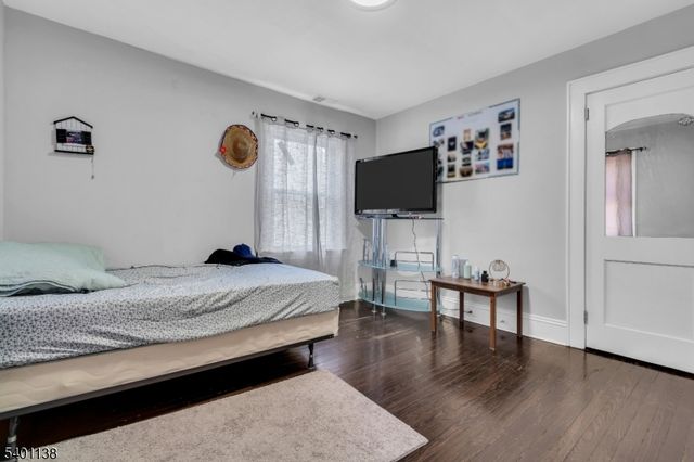 320 Pine St, Roselle Boro, NJ 07203