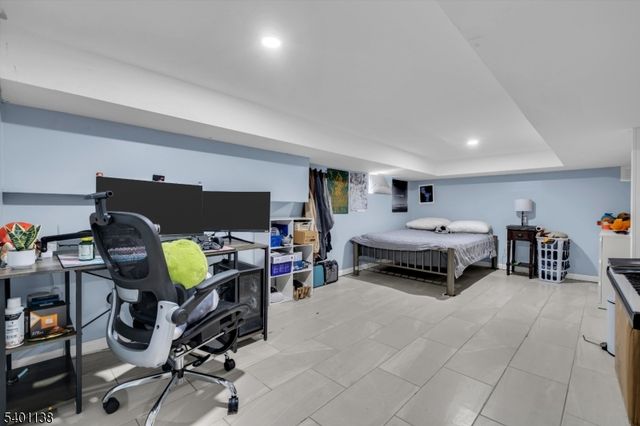 320 Pine St, Roselle Boro, NJ 07203