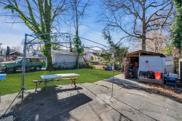 320 Pine St, Roselle Boro, NJ 07203