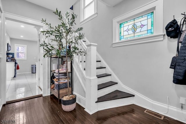 320 Pine St, Roselle Boro, NJ 07203