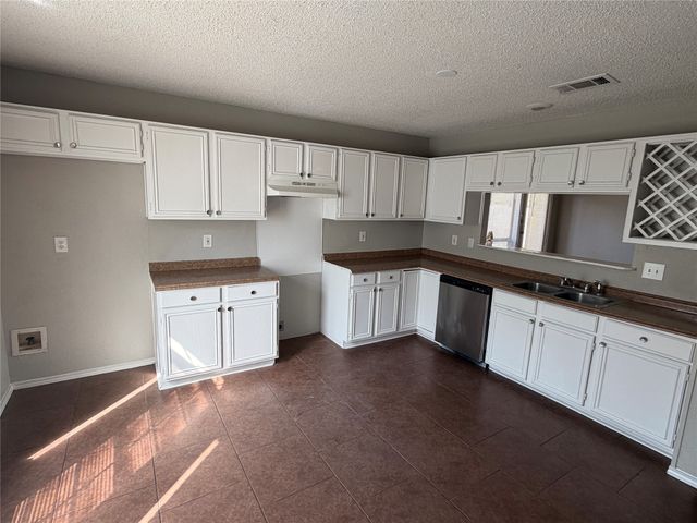 1221 Brooklawn Drive, Arlington, TX 76018