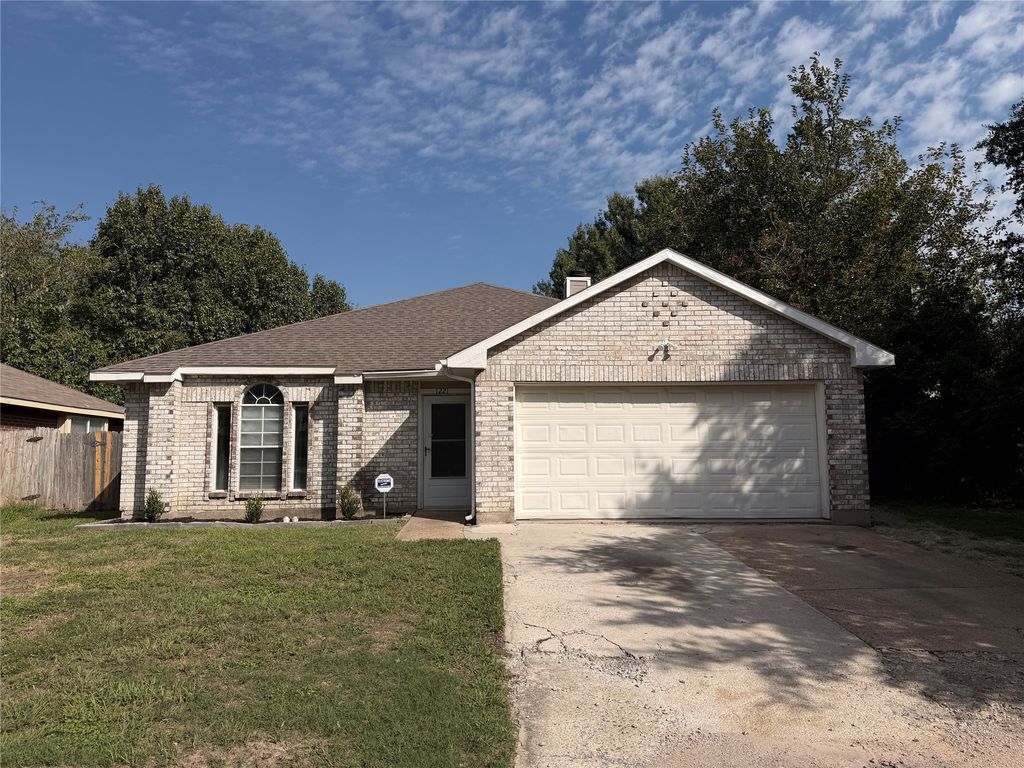 1221 Brooklawn Drive, Arlington, TX 76018