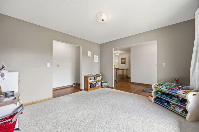 1705 Concord Drive, Marion, IA 52302