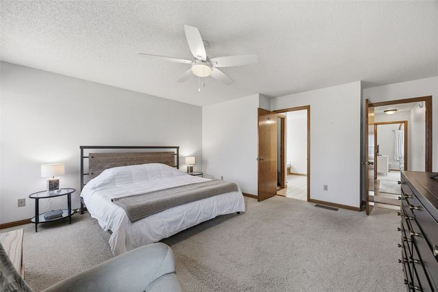 1705 Concord Drive, Marion, IA 52302