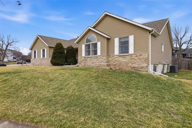 1705 Concord Drive, Marion, IA 52302