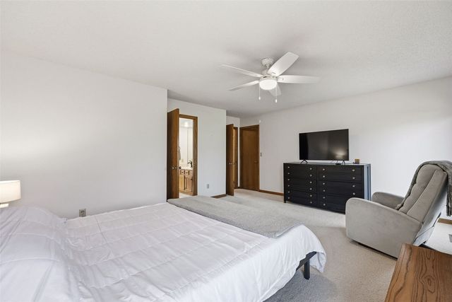 1705 Concord Drive, Marion, IA 52302