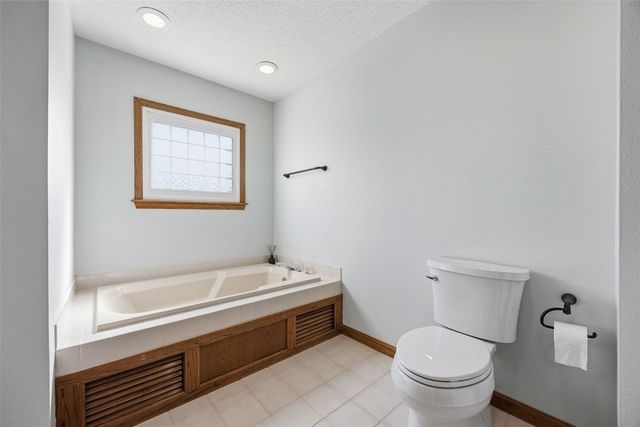 1705 Concord Drive, Marion, IA 52302