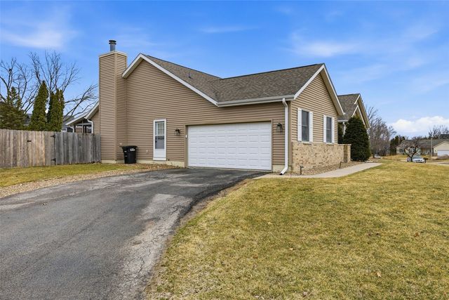 1705 Concord Drive, Marion, IA 52302