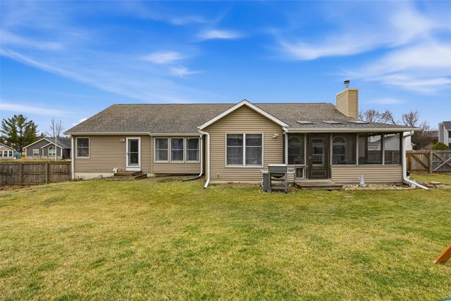 1705 Concord Drive, Marion, IA 52302