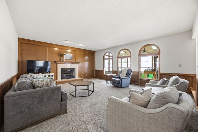 1705 Concord Drive, Marion, IA 52302