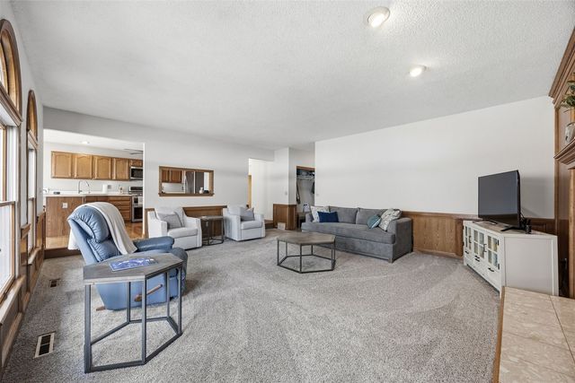 1705 Concord Drive, Marion, IA 52302