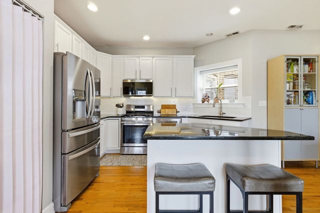 121 Callan Avenue 3S, Evanston, IL 60202