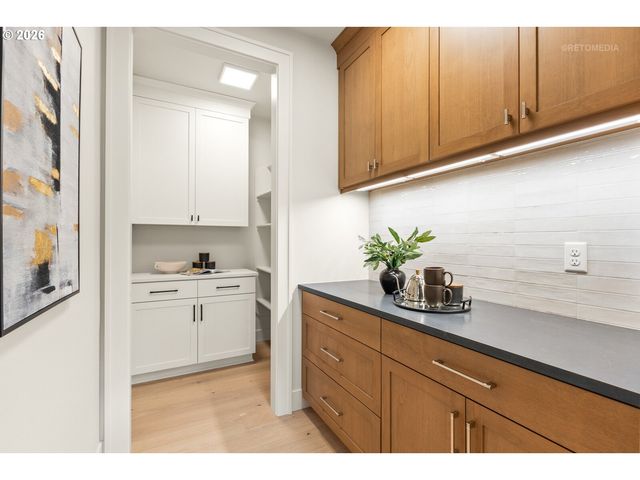 17883 TAMARA Ave, Lake Oswego, OR 97035