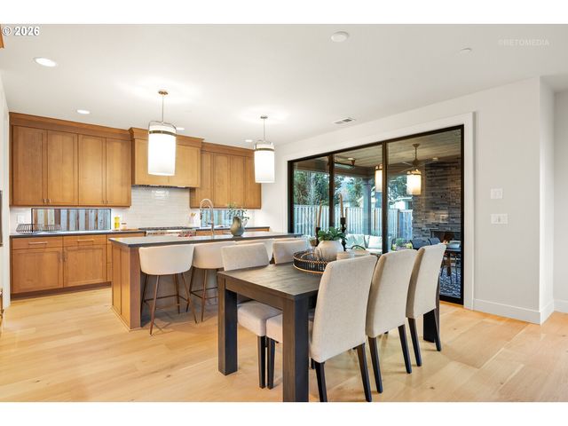 17883 TAMARA Ave, Lake Oswego, OR 97035