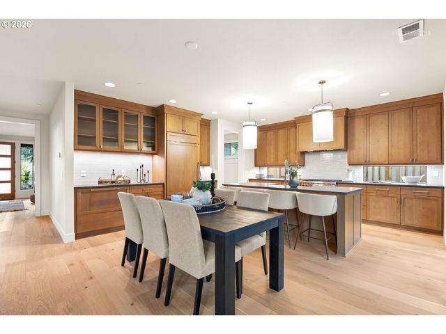 17883 TAMARA Ave, Lake Oswego, OR 97035