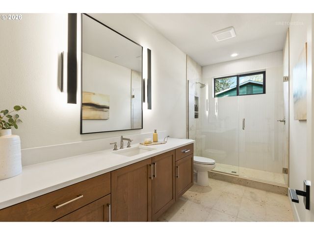 17883 TAMARA Ave, Lake Oswego, OR 97035