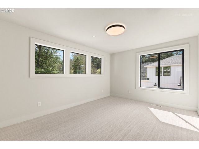 17883 TAMARA Ave, Lake Oswego, OR 97035