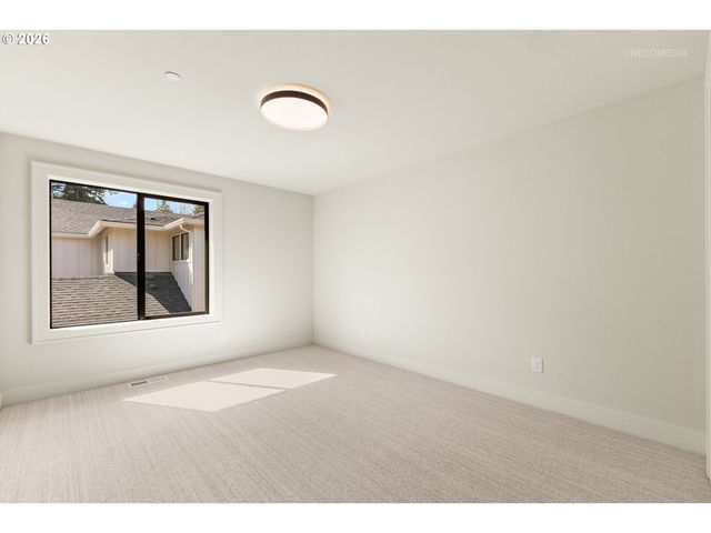 17883 TAMARA Ave, Lake Oswego, OR 97035