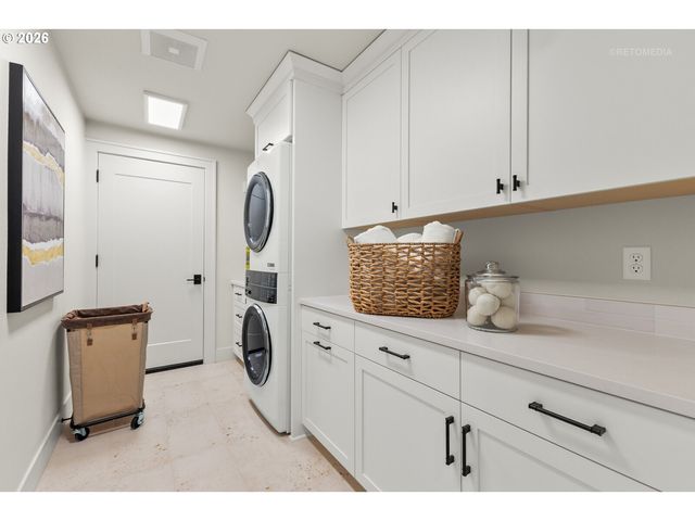 17883 TAMARA Ave, Lake Oswego, OR 97035