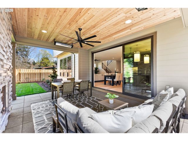 17883 TAMARA Ave, Lake Oswego, OR 97035