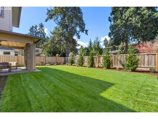 17883 TAMARA Ave, Lake Oswego, OR 97035